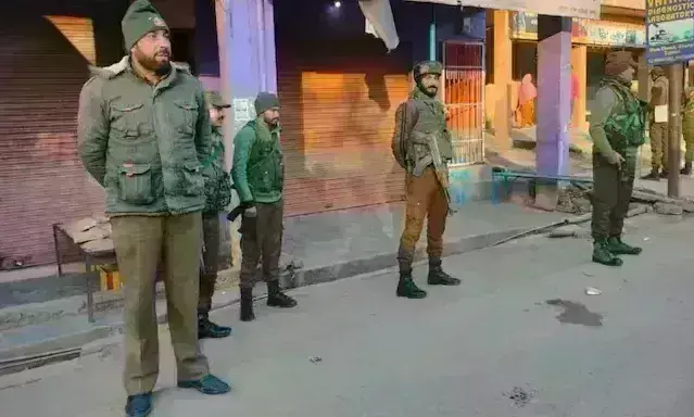 J&K: ఉగ్ర కలకలం; హిందువులే టార్గెట్... ఇళ్లలోకి జొరబడి కాల్పులు