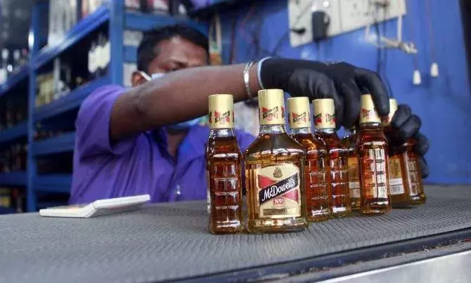 Noida :  ఏరులై పారిన బీరు... రూ.9 కోట్లు తాగేశారట...