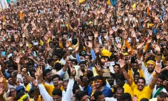 AndhraPradesh: రోడ్ షోలపై నిషేధం; ప్రతిపక్షాల సత్తాకు భయపడేనా...!? AndhraPradesh: రోడ్ షోలపై నిషేధం; ప్రతిపక్షాల సత్తాకు భయపడేనా...!?