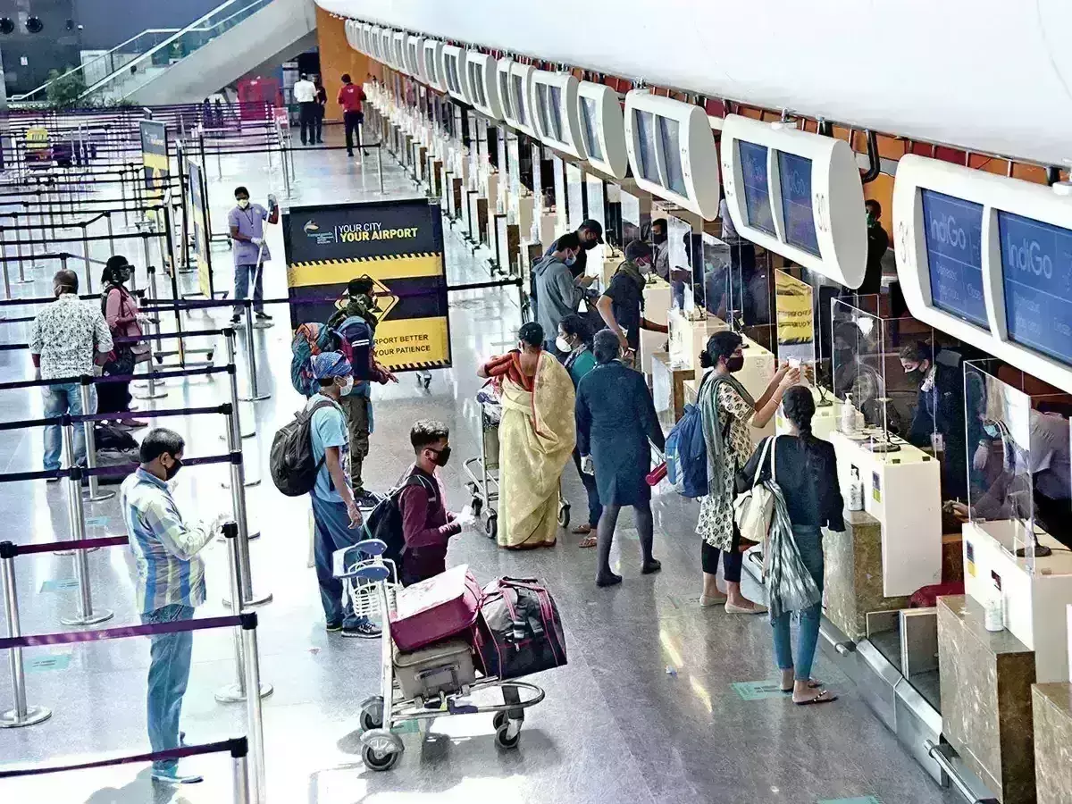 Bengaluru: షర్ట్ విప్పు... లేదంటే...! సెక్యూరిటీ చెక్ లో మహిళకు చేదు అనుభవం Bengaluru: షర్ట్ విప్పు... లేదంటే...! సెక్యూరిటీ చెక్ లో మహిళకు చేదు అనుభవం