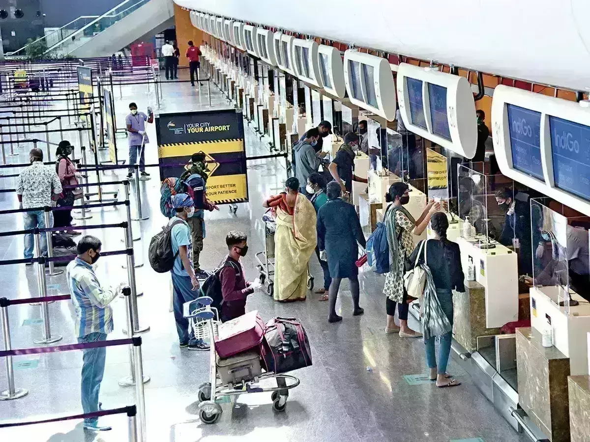 Bengaluru: షర్ట్ విప్పు... లేదంటే...! సెక్యూరిటీ చెక్ లో మహిళకు చేదు అనుభవం Bengaluru: షర్ట్ విప్పు... లేదంటే...! సెక్యూరిటీ చెక్ లో మహిళకు చేదు అనుభవం