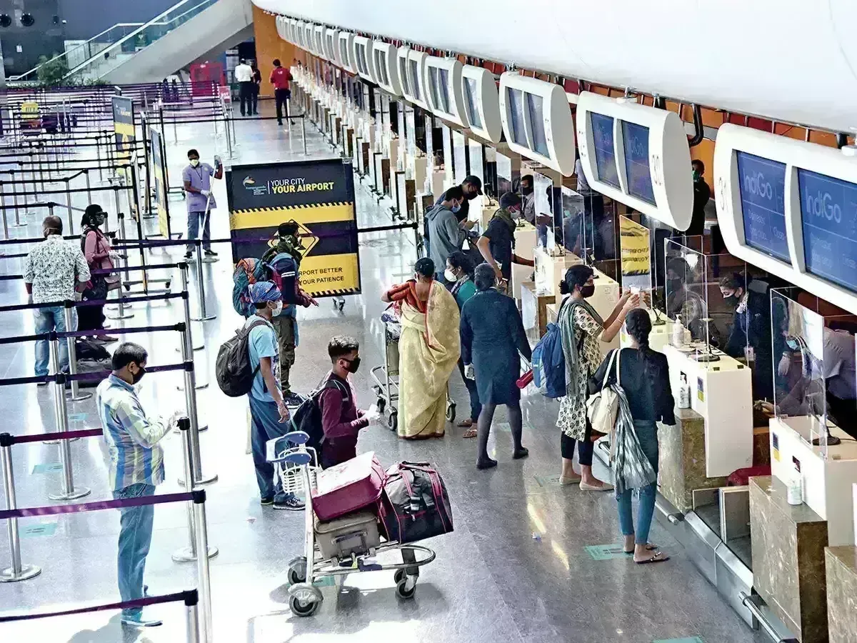 Bengaluru: షర్ట్ విప్పు... లేదంటే...! సెక్యూరిటీ చెక్ లో మహిళకు చేదు అనుభవం Bengaluru: షర్ట్ విప్పు... లేదంటే...! సెక్యూరిటీ చెక్ లో మహిళకు చేదు అనుభవం