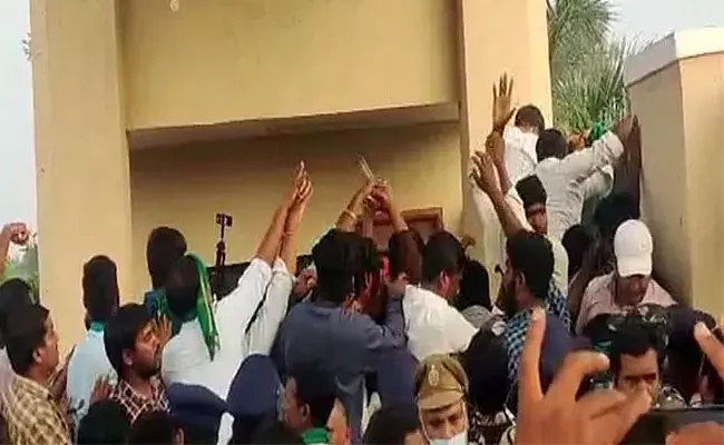 Kamareddy: కామారెడ్డిలో టెన్షన్ వాతావరణం.. నేతల హౌస్ అరెస్ట్‌లు