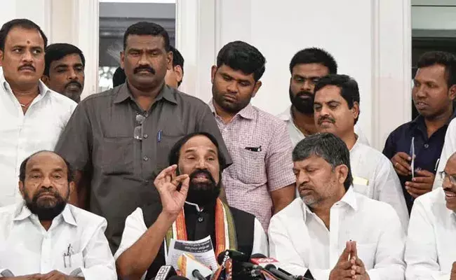 T-Congress: పార్టీ ఫిరాయించిన ఎమ్మెల్యేపై మండిపడుతోన్న టీకాంగ్రెస్.. T-Congress: పార్టీ ఫిరాయించిన ఎమ్మెల్యేపై మండిపడుతోన్న టీకాంగ్రెస్..