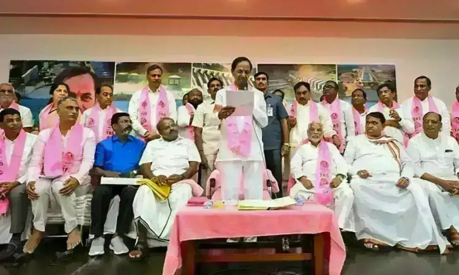 Editorial : ఏపీ ఎన్నికల బరిలో బీఆర్ఎస్... హేమాహేమీలను దింపే యోచనలో టీఆర్ఎస్