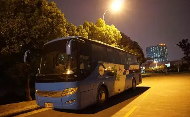 Private Travels: సంక్రాంతి సీజన్.. ప్రైవేట్ ట్రావెల్స్ భారీ దోపిడీ Private Travels: సంక్రాంతి సీజన్.. ప్రైవేట్ ట్రావెల్స్ భారీ దోపిడీ