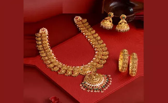 Gold and Silver Rates Today : పండగ సీజన్లో పెరిగిన బంగారం, వెండి ధరలు.. Gold and Silver Rates Today : పండగ సీజన్లో పెరిగిన బంగారం, వెండి ధరలు..