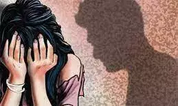 Hyderabad: బ్లాక్ మెయిల్: జిమ్ ట్రైనర్ కు రూ. 4 లక్షలు ఇచ్చేసిన మైనర్ Hyderabad: బ్లాక్ మెయిల్: జిమ్ ట్రైనర్ కు రూ. 4 లక్షలు ఇచ్చేసిన మైనర్
