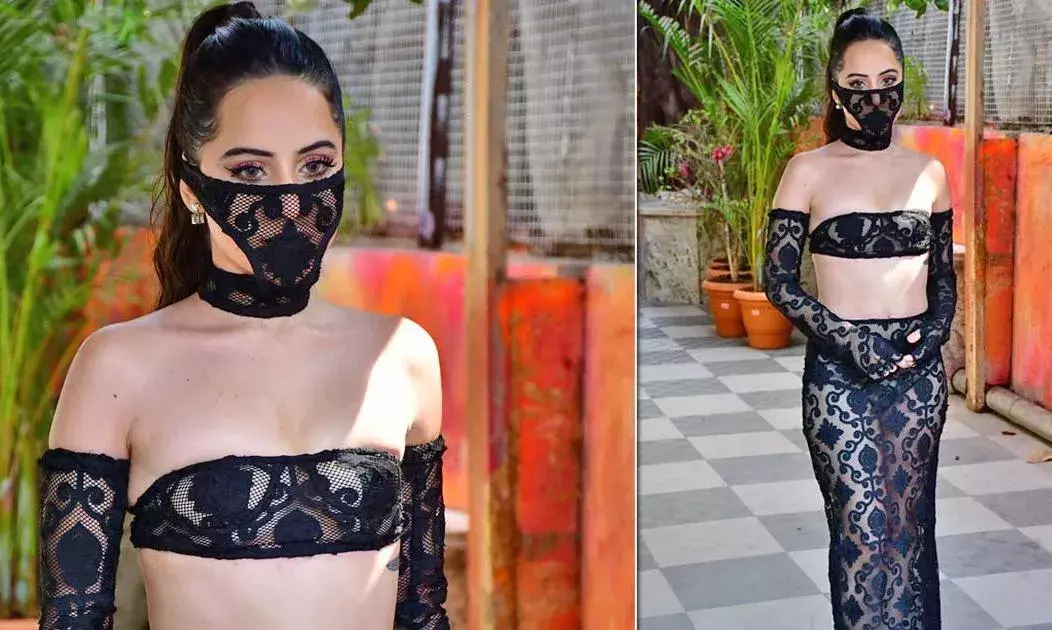 Mumbai: ఉర్ఫీపై కేసు...