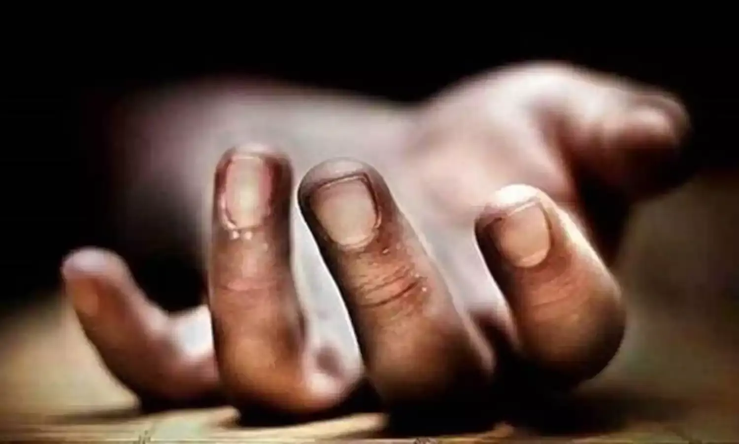Crime: అపార్ట్మెంట్పై నుంచి పడి బాలిక మృతి Crime: అపార్ట్మెంట్పై నుంచి పడి బాలిక మృతి