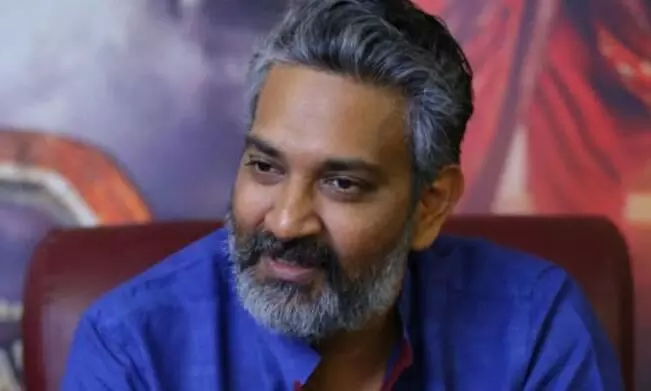 RRR: హృతిక్ను అలా అన్నందుకు చింతిస్తున్నా: రాజమౌళి RRR: హృతిక్ను అలా అన్నందుకు చింతిస్తున్నా: రాజమౌళి
