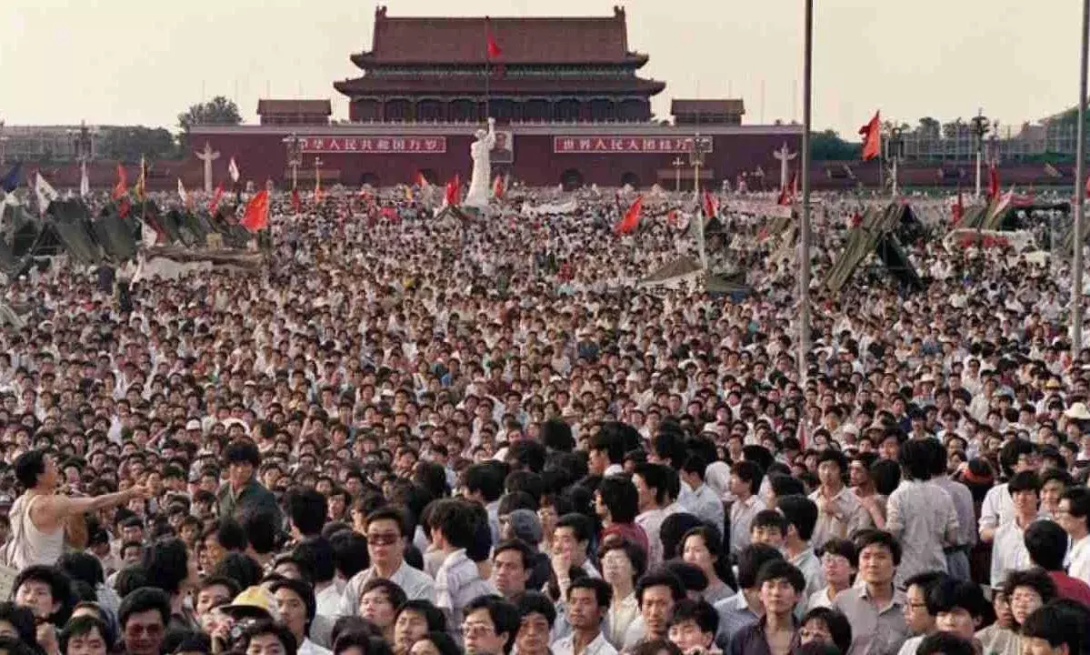 China population : చైనా జనాభా తగ్గుతోంది..