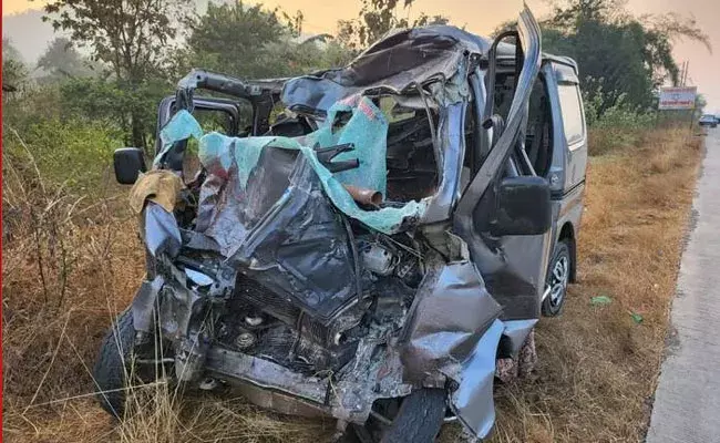 Goa-Mumbai Highway: ఘోర రోడ్డు ప్రమాదం.. చిన్నారి సహా 9మంది మృతి Goa-Mumbai Highway: ఘోర రోడ్డు ప్రమాదం.. చిన్నారి సహా 9మంది మృతి