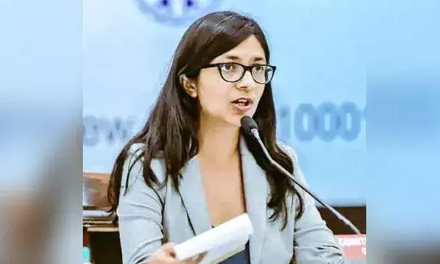 Delhi: రోడ్డుపై ఈడ్చుకెళ్లాడు...