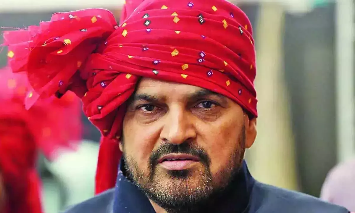 Vinesh Phoghat : రచ్చ అంతా ఇతడి గురించే...