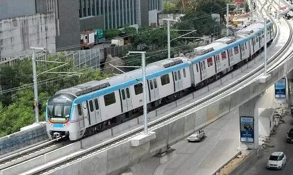 Hyderabad: మెట్రోలో సాంకేతికలోపం