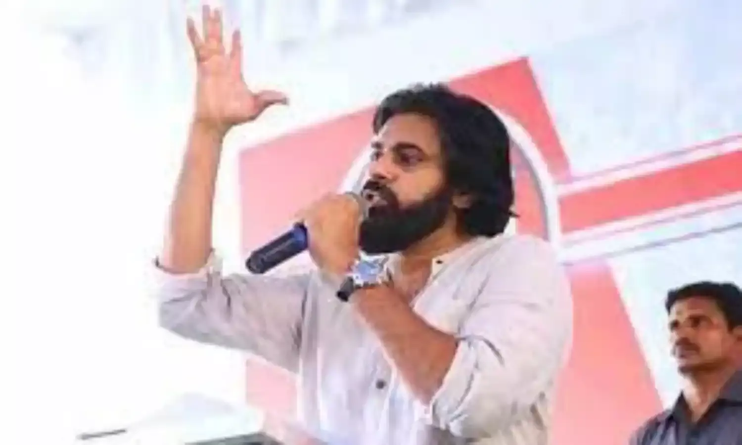 Power Star: జగన్ ప్రభుత్వంపై పవన్ ఫైర్.. Power Star: జగన్ ప్రభుత్వంపై పవన్ ఫైర్..