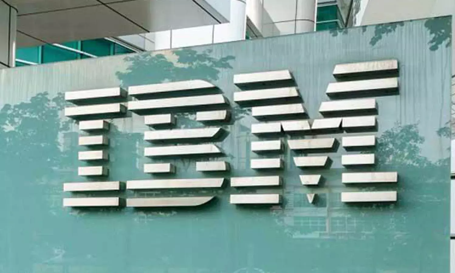 IBM: 3,900 మంది ఉద్యోగుల పై వేటు... IBM: 3,900 మంది ఉద్యోగుల పై వేటు...