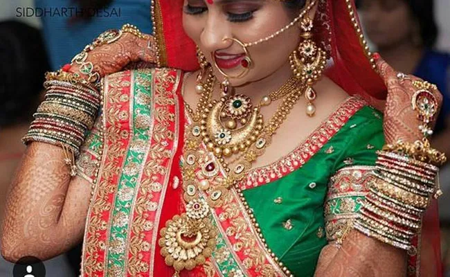Gold and Silver Rates Today : తగ్గిన బంగారం, నిలకడగా వెండి ధరలు.. Gold and Silver Rates Today : తగ్గిన బంగారం, నిలకడగా వెండి ధరలు..