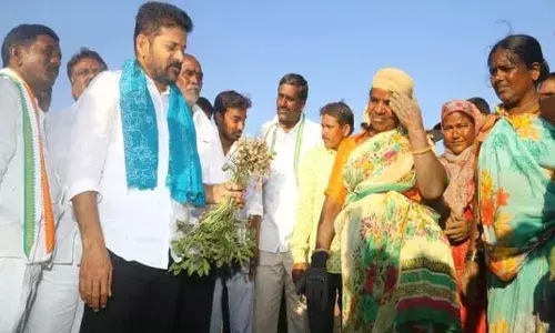 Telangana : హాత్ సె హాత్ జోడో.. రేవంత్ యాత్ర షురూ..!