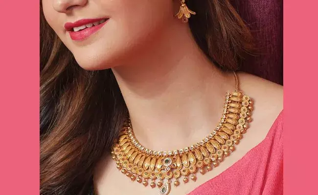 Gold and Silver Rates Today : గుడ్న్యూస్.. తగ్గిన బంగారం, పెరిగిన వెండి ధరలు.. Gold and Silver Rates Today : గుడ్న్యూస్.. తగ్గిన బంగారం, పెరిగిన వెండి ధరలు..