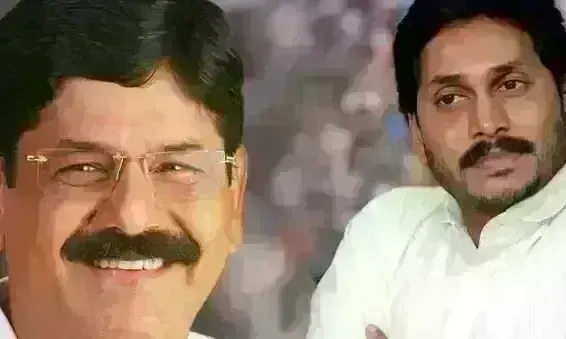 Nellore: కంచుకోటలే ... పేకమేడలై... Nellore: కంచుకోటలే ... పేకమేడలై...