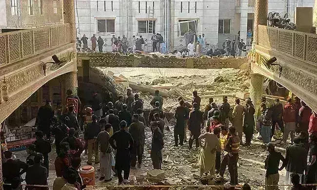 Pakistan Mosque Blast: చేతుల కట్టేసి... మృగాలకు ఎరవేశారు... Pakistan Mosque Blast: చేతుల కట్టేసి... మృగాలకు ఎరవేశారు...