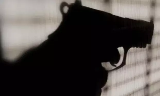 Delhi: తనను తాను కాల్చుకున్న CRPF జవాన్ Delhi: తనను తాను కాల్చుకున్న CRPF జవాన్