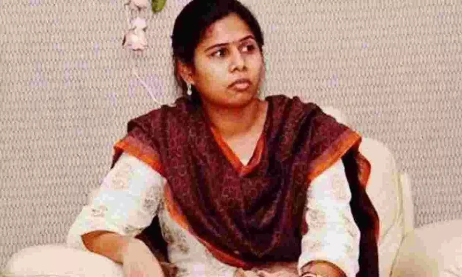 AndhraPradesh: ఆళ్లగడ్డలో ఉద్రిక్తత.. భూమా అఖిలప్రియ హౌస్ అరెస్ట్ AndhraPradesh: ఆళ్లగడ్డలో ఉద్రిక్తత.. భూమా అఖిలప్రియ హౌస్ అరెస్ట్