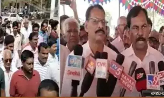 AP : రోడ్డెక్కిన ఉభయగోదావరి జిల్లా రైతులు AP : రోడ్డెక్కిన ఉభయగోదావరి జిల్లా రైతులు