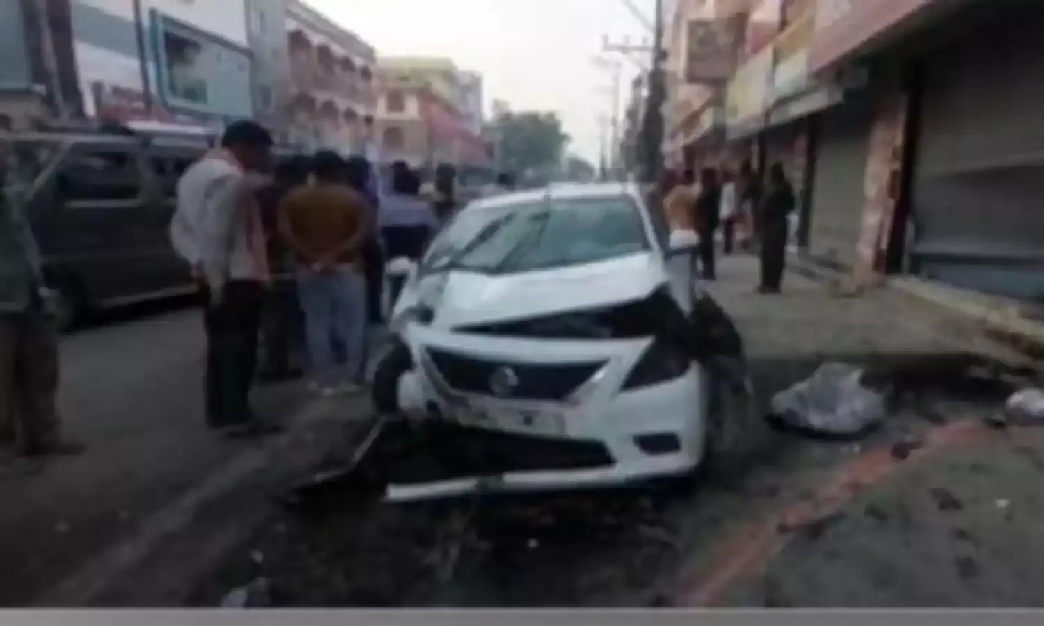 Hyderabad : వనస్థలిపురంలో కారు బీభత్సం