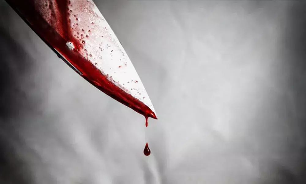 Crime: తిరుపతమ్మ జాతరలో ఉద్రిక్తత.. కత్తితో దాడి Crime: తిరుపతమ్మ జాతరలో ఉద్రిక్తత.. కత్తితో దాడి