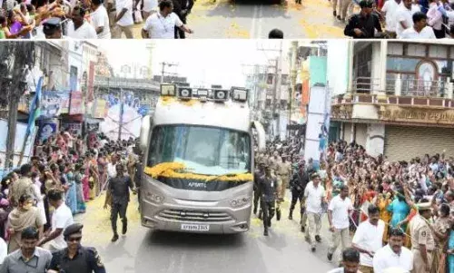 AP: ఎన్నికలకు సిద్ధం.. సీఎం బస్సు యాత్ర