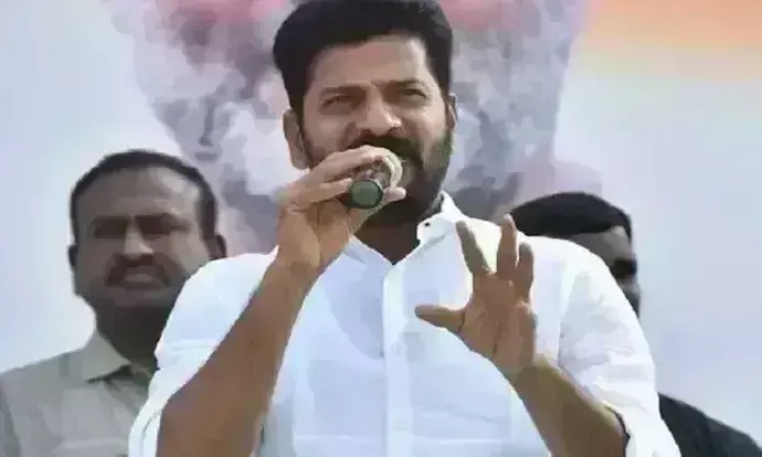 Revanth Reddy: బీఆర్ఎస్లో చేరిన కాంగ్రెస్ ఎమ్మేల్యేలపై విచారణ జరపాలి Revanth Reddy: బీఆర్ఎస్లో చేరిన కాంగ్రెస్ ఎమ్మేల్యేలపై విచారణ జరపాలి