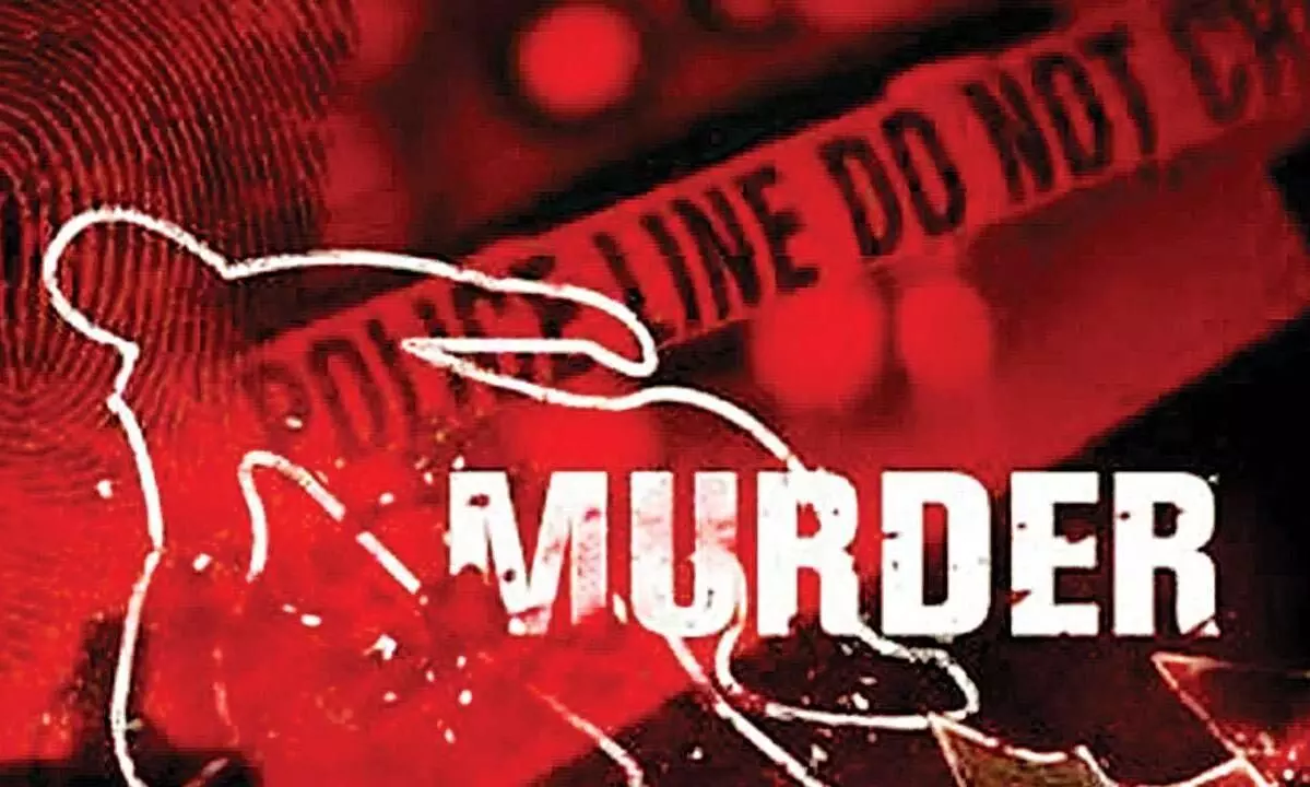 Crime: దారి కాచి.. కత్తులతో పొడిచి Crime: దారి కాచి.. కత్తులతో పొడిచి
