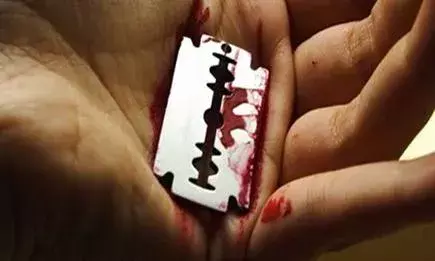 Crime: విశాఖలో  ప్రేమోన్మాది ఘాతుకం