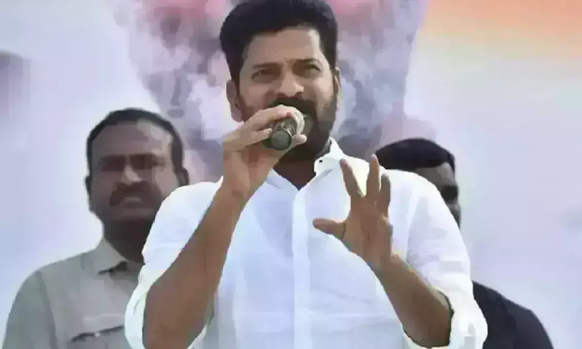 Telangana: ప్రభుత్వ భూములను కేటీఆర్ కొల్లగొడుతుండు Telangana: ప్రభుత్వ భూములను కేటీఆర్ కొల్లగొడుతుండు