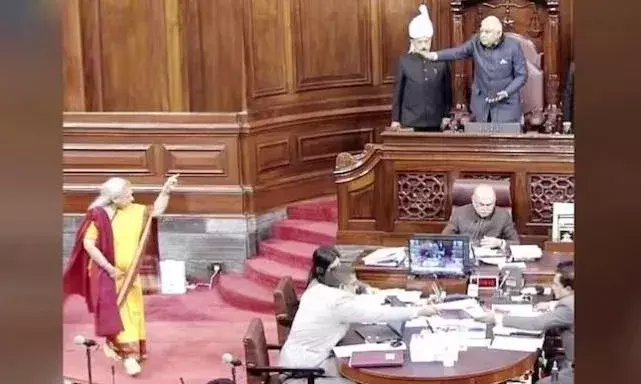Parliament Session : రాజ్యసభ స్పీకర్ కు వేలు చూయించిన జయ బచ్చన్