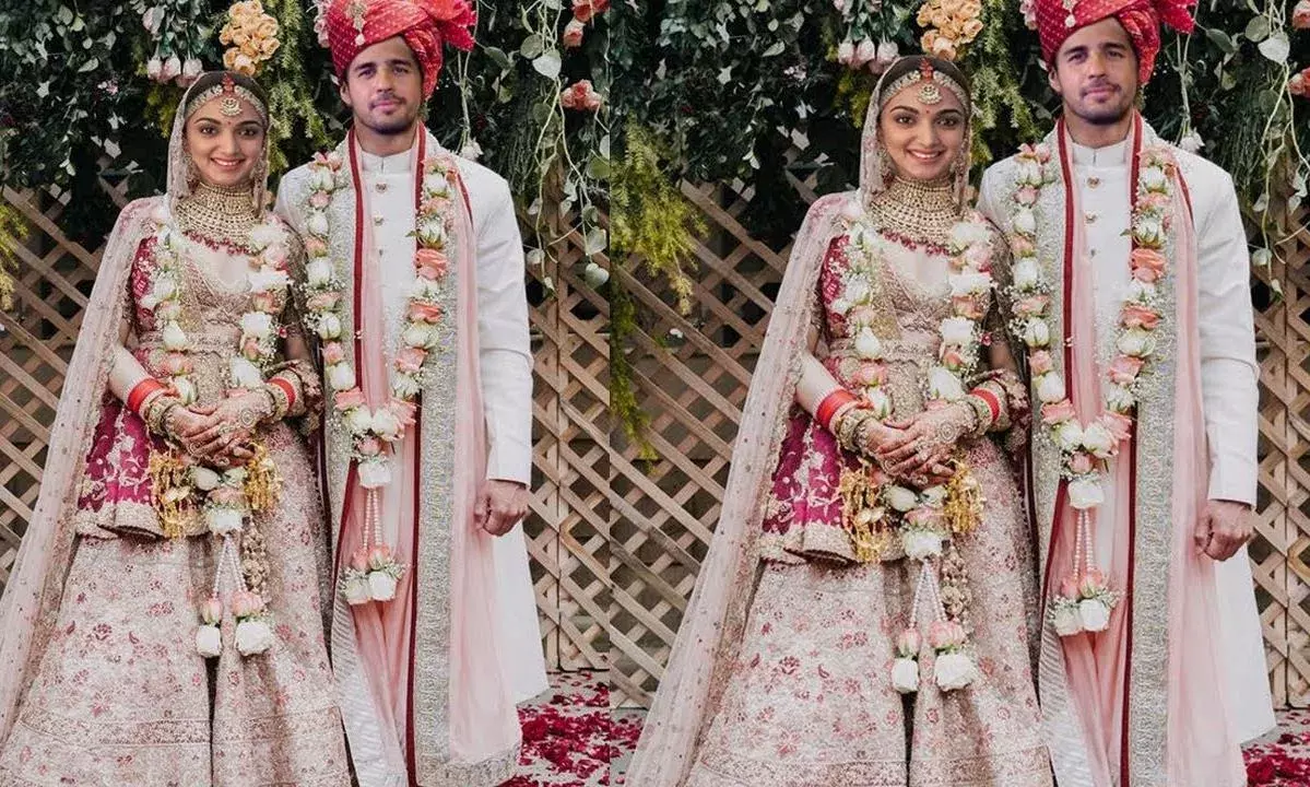 Bollywood: బాలీవుడ్ ప్రముఖులకు కియారా, సిద్ధార్థ్ గ్రాండ్ పార్టీ Bollywood: బాలీవుడ్ ప్రముఖులకు కియారా, సిద్ధార్థ్ గ్రాండ్ పార్టీ