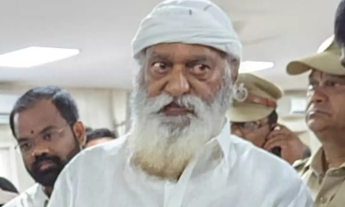 JC Prabhakar Reddy: పెన్నా నదిలో దూకి చస్తా..! JC Prabhakar Reddy: పెన్నా నదిలో దూకి చస్తా..!
