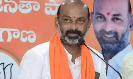 TS : అధికారంలోకి రాలేమనే కలిసి పోటీ చేస్తున్నారు : బండి సంజయ్ TS : అధికారంలోకి రాలేమనే కలిసి పోటీ చేస్తున్నారు : బండి సంజయ్