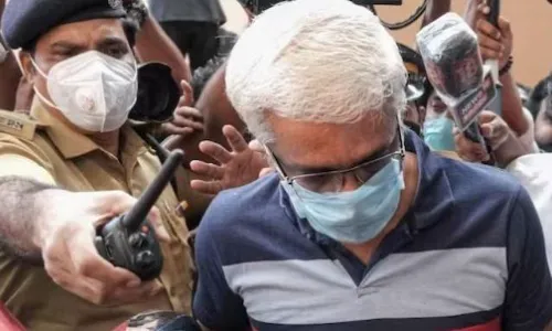 Kerala : కేరళ సీఎం మాజీ ప్రిన్సిపల్ సెక్రెటరీ అరెస్ట్