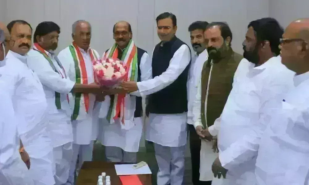 Editorial: అధిష్టానానికి తెలంగాణ కాంగ్రెస్ కొత్త బాస్ రిపోర్ట్- ఆ నేతల్లో వణుకు..? Editorial: అధిష్టానానికి తెలంగాణ కాంగ్రెస్ కొత్త బాస్ రిపోర్ట్- ఆ నేతల్లో వణుకు..?