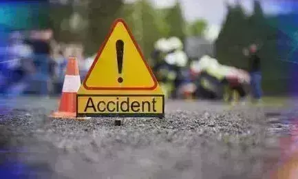 Telangana: కారు ఆటో ఢీ.. ఇద్దరు మృతి Telangana: కారు ఆటో ఢీ.. ఇద్దరు మృతి