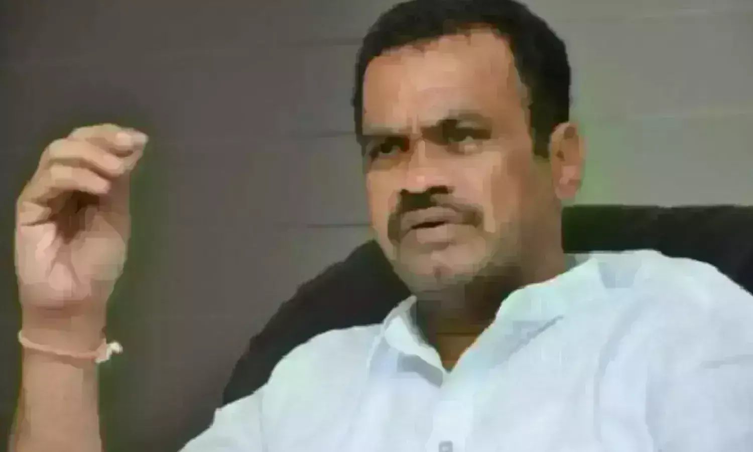 Editorial: కోమటిరెడ్డి వెంకట్ రెడ్డిపై చర్యలు తీసుకోకపోవడానికి కారణమేంటి..?