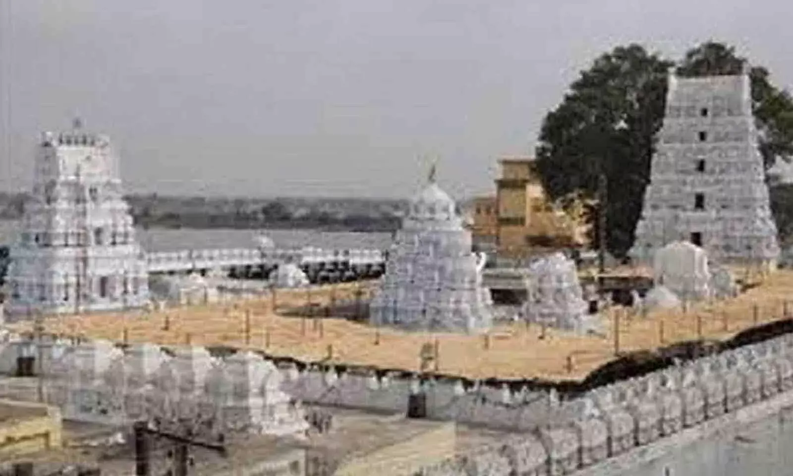 Telangana: వేములవాడలో ఏర్పాట్లు తూతూ మంత్రం Telangana: వేములవాడలో ఏర్పాట్లు తూతూ మంత్రం