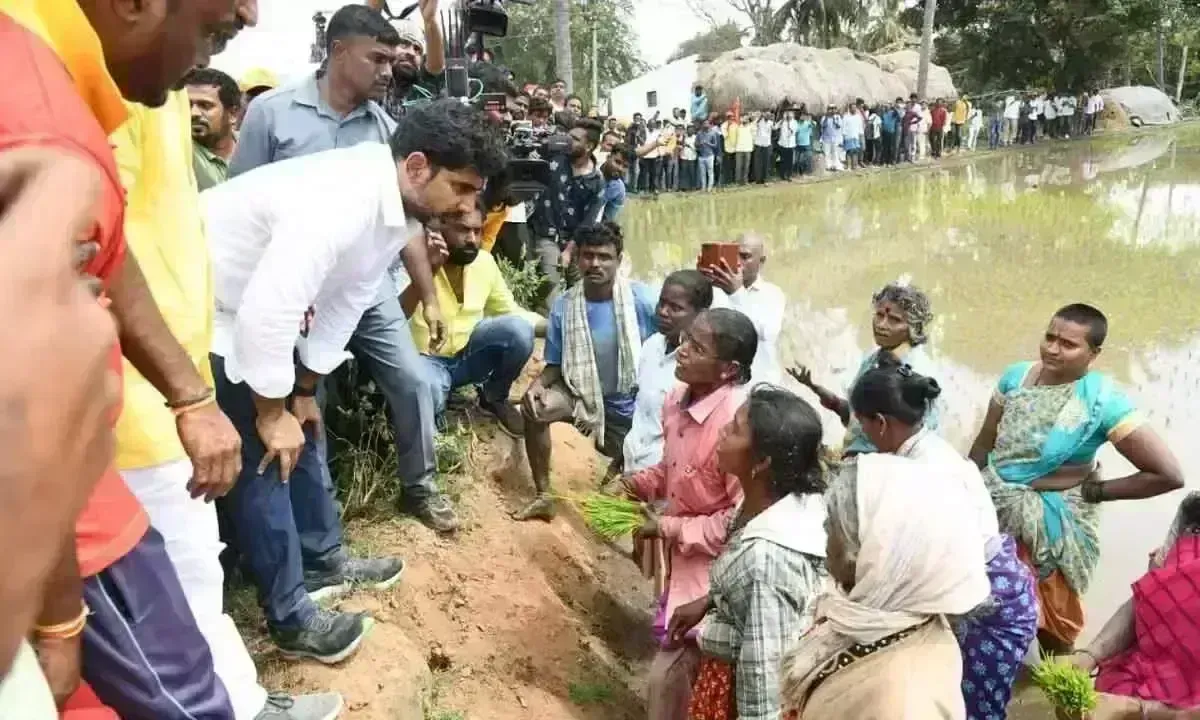 Yuvagalam: ఏపీని జగన్ రైతులేని రాష్ట్రంగా మార్చాడు: లోకేష్ Yuvagalam: ఏపీని జగన్ రైతులేని రాష్ట్రంగా మార్చాడు: లోకేష్