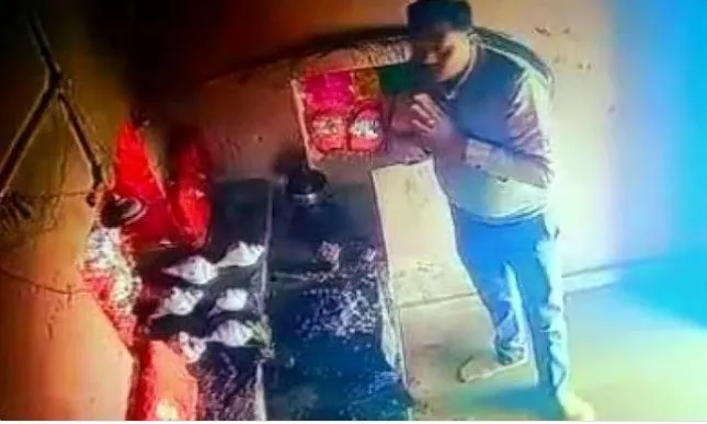 Jaipur : ఓ మంచి దేవుడా... ఈ దొంగను క్షమిస్తావు కదూ..! Jaipur : ఓ మంచి దేవుడా... ఈ దొంగను క్షమిస్తావు కదూ..!