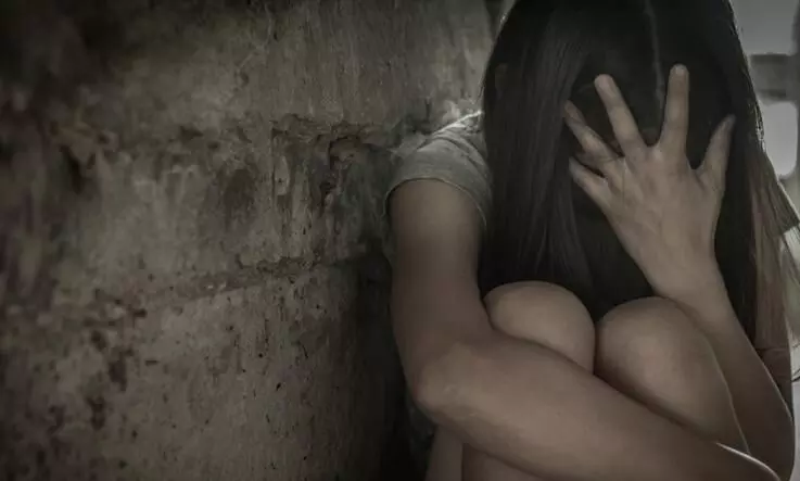 Crime: మైనర్ బాలికపై వైసీపీ సర్పంచ్ కుమారుడు లైంగిక దాడి Crime: మైనర్ బాలికపై వైసీపీ సర్పంచ్ కుమారుడు లైంగిక దాడి
