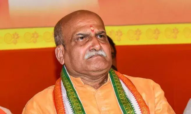 Sree Ram Sena: ఇస్లాం యువతులను చెరపడితే...ఉద్యోగమిస్తాం... Sree Ram Sena: ఇస్లాం యువతులను చెరపడితే...ఉద్యోగమిస్తాం...